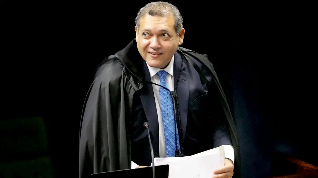Nunes Marques abriu rede nacional de rádio e TV para pronunciamento às vésperas do primeiro turno. É um momento para re…