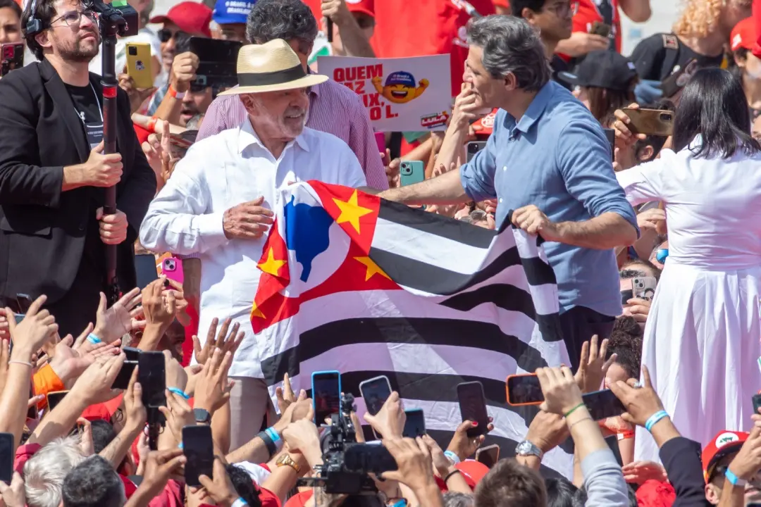 A desembargadora do TRE-SP deu aval para ato de Lula e Haddad na Avenida Paulista no sábado, véspera do primeiro turno.…
