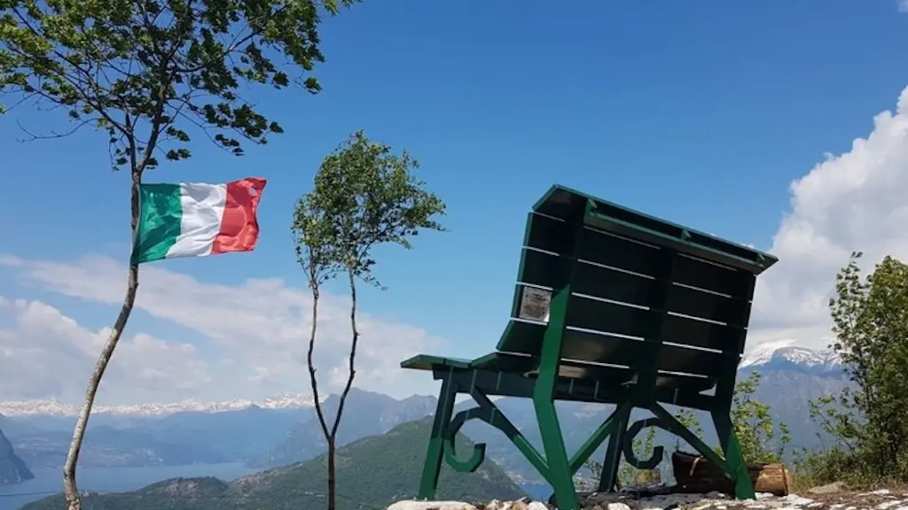 Os Big Benches, criados em 2010 em Clavesana, Piemonte, já existem 477 unidades espalhadas pela Itália. É bacana ver pr…