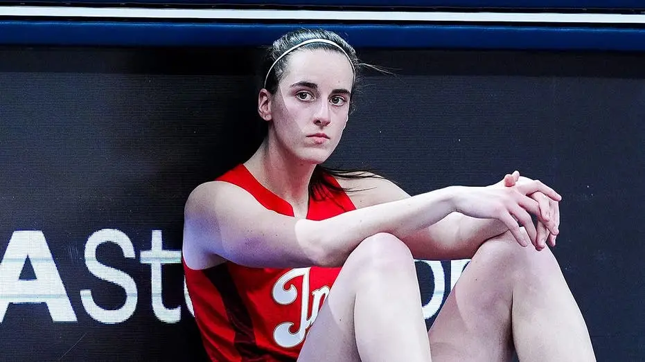 David Dennis Jr. celebrou a eliminacao de Caitlin Clark nos playoffs da WNBA, afirmando que isso provava que ela nao er…