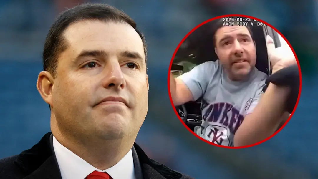 Jed York, dono dos 49ers, foi suspenso por seis jogos e multado em 500 mil dólares pela NFL. Essa punição reflete o pes…