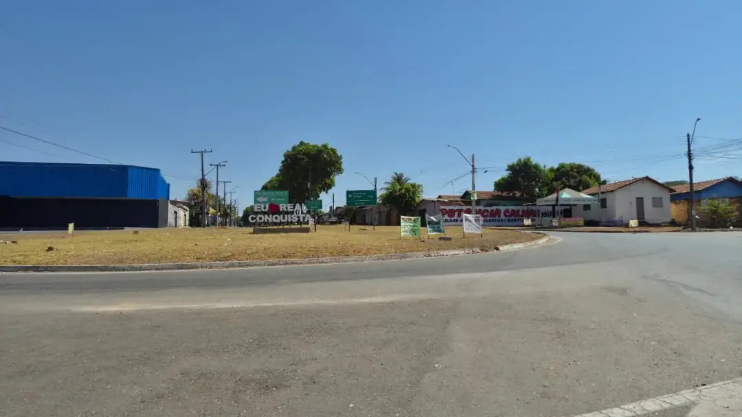 Residencial Real Conquista, em Goiânia, parou com o comércio fechado por ordem de criminosos em 23 de novembro de 2015.…