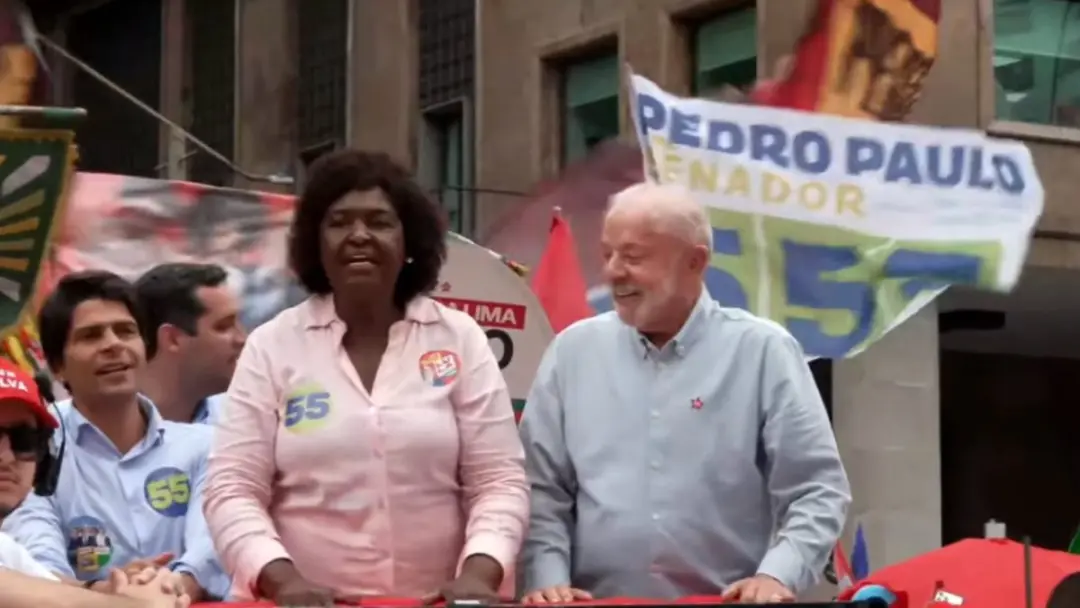 Lula pediu dedicação total da militância até domingo em ato de campanha no Rio de Janeiro. Não tem trégua, ele disse, e…