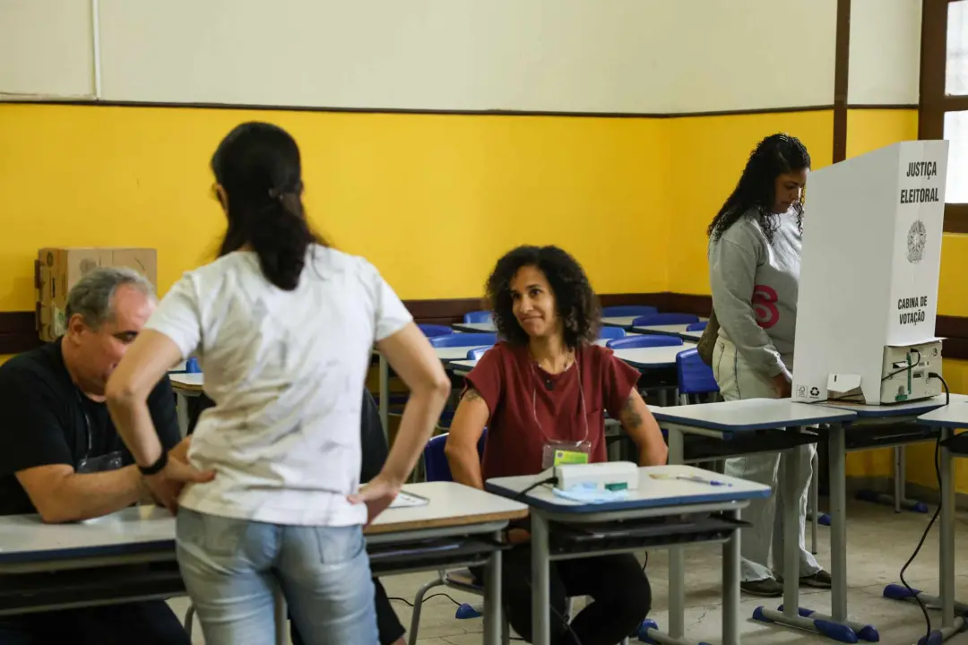 Domingo 4 tem eleição 2026, vale saber a zona e seção pelo site do TSE ou app e-Título. A gente precisa planejar o traj…