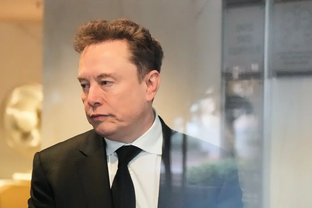 Shivon Zilis confirmou o fim do relacionamento com Elon Musk, dizendo que vai sentir falta dele. Pensei bem no que ela …