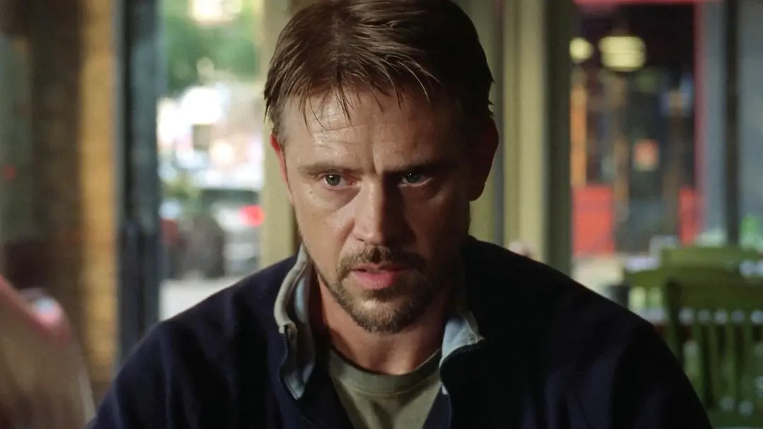 Boyd Holbrook fala sobre a filmagem brutal da cena de tiroteio no terraço do novo filme de guerra. A intensidade da cen…