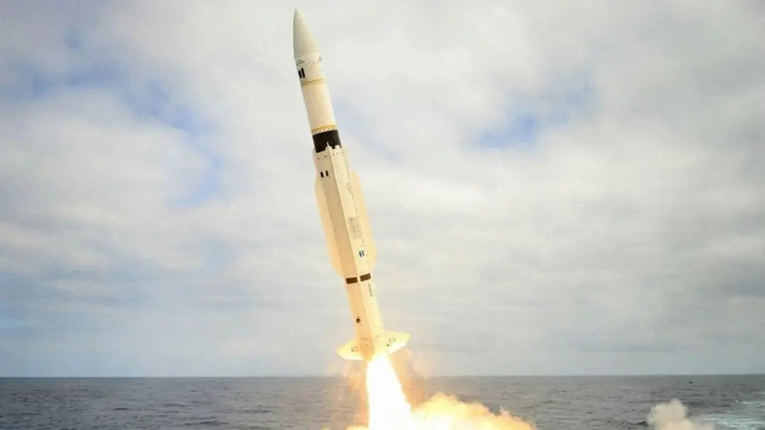 US$ 24,4 bilhões em contrato com a Raytheon pra acelerar a produção dos mísseis SM-6. Aumentar a capacidade de fabricaç…