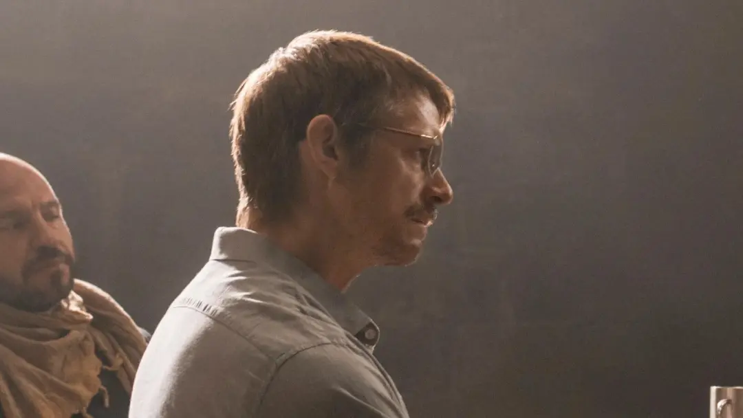 O thriller político High Value Target, com Joel Kinnaman, segue o Agente John Nixon na captura de Saddam Hussein. O foc…