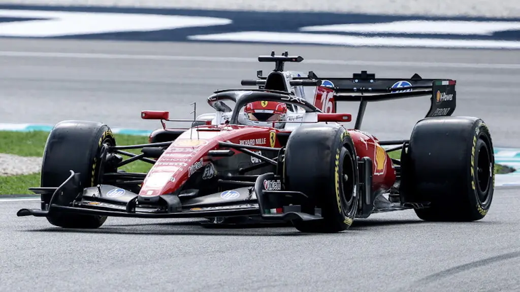 Leclerc fez 1m37s528 no segundo treino livre na Malásia, com um décimo de vantagem sobre o Hadjar da Red Bull. É um bom…