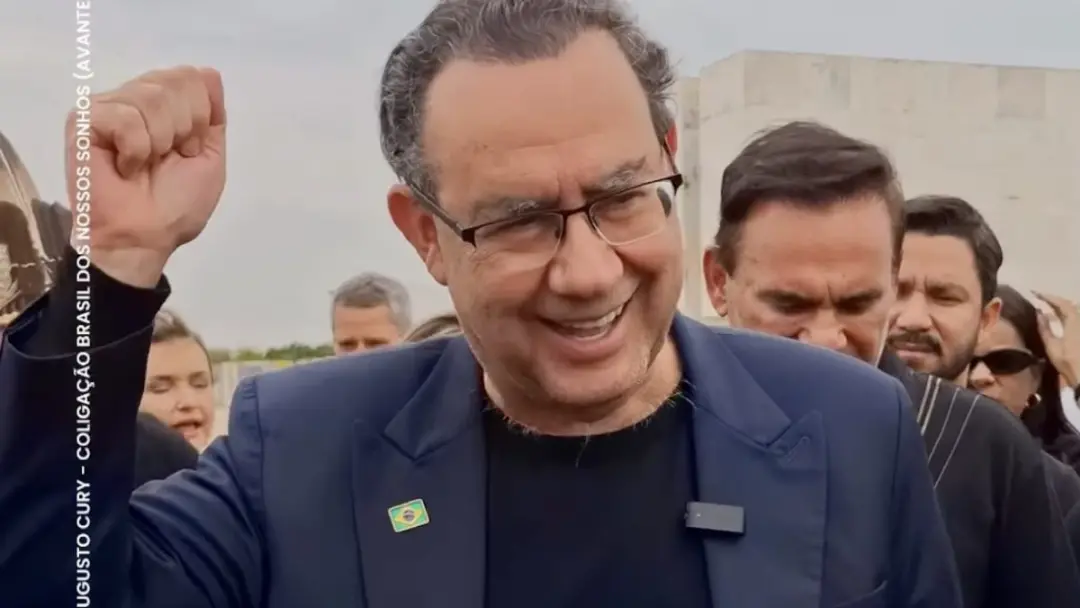Augusto Cury foi ao Supremo Tribunal Federal nesta sexta para protestar e tentar falar com o ministro Fachin. A insegur…