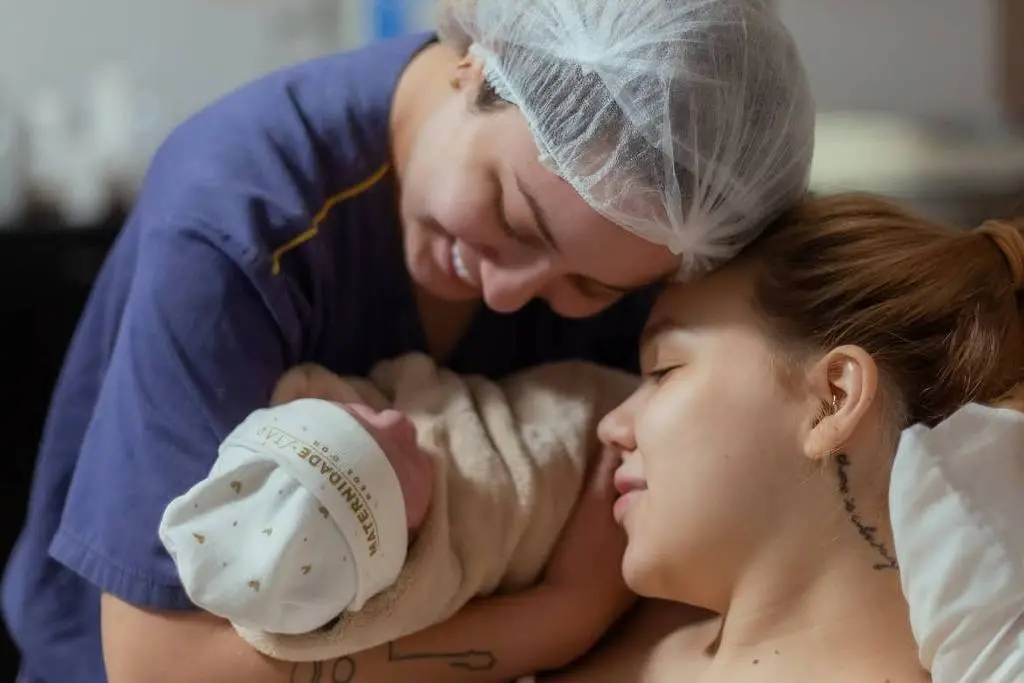 Isabela, primeira filha de Mari Fernandez e Júlia Ribeiro, nasceu em São Paulo no dia 1 de outubro de 2026, às 13:22h. …