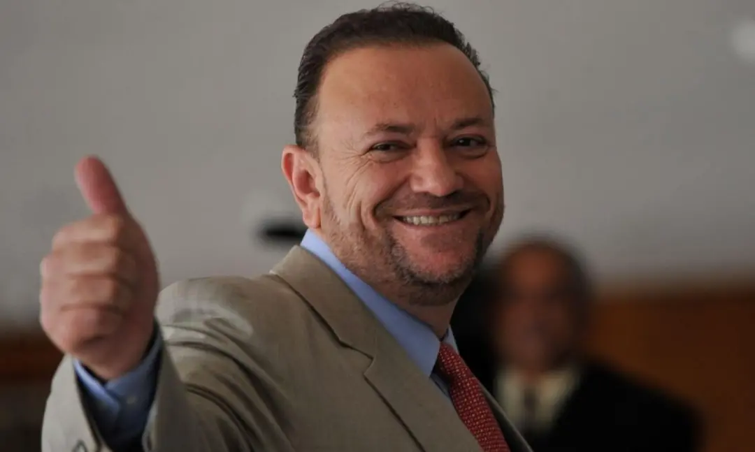 Edinho Silva afirmou que Lula vai aos debates no segundo turno querendo confronto direto com Flávio Bolsonaro. Essa int…