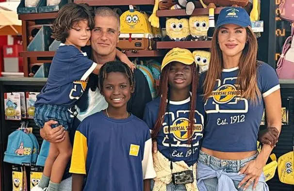 Bless, filho de Giovanna Ewbank e Bruno Gagliasso, estreia na novela A Nobreza do Amor, aparecendo como Cayman II na se…