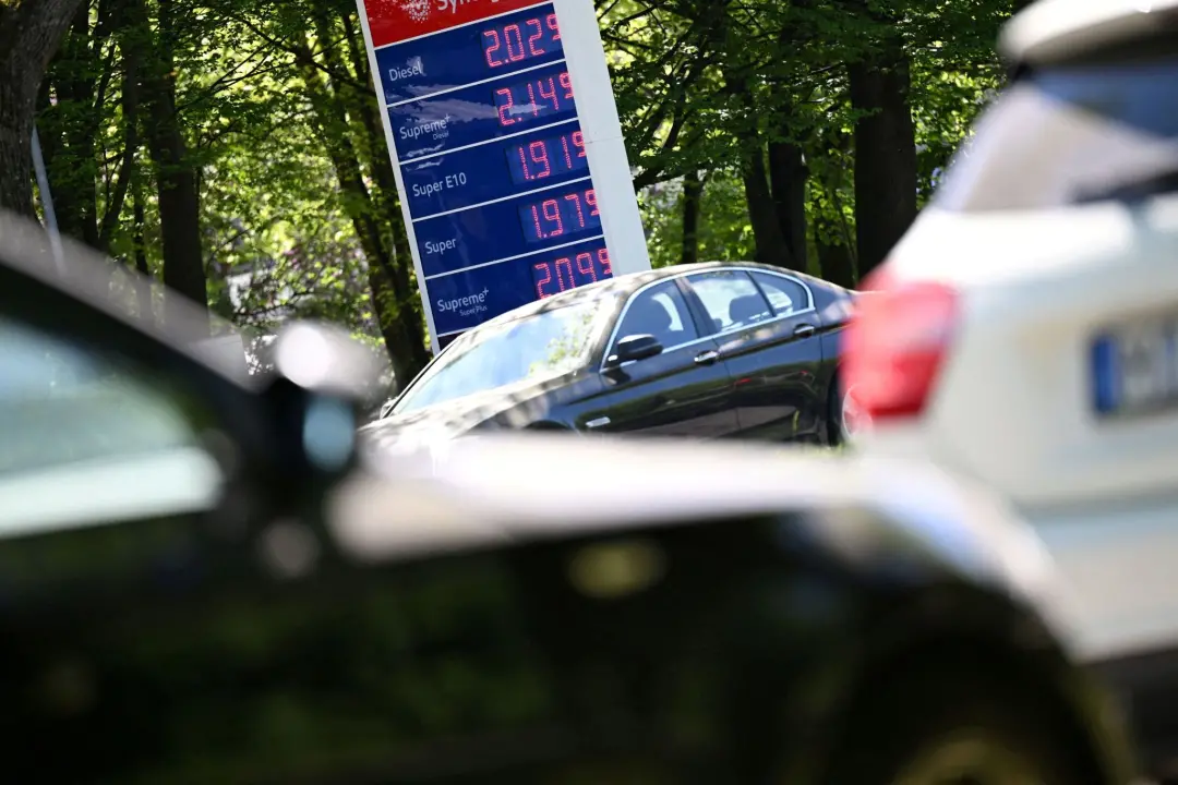 G7 vai liberar 100 milhões de barris de diesel e petróleo bruto para estabilizar o mercado. A medida mostra um esforço …