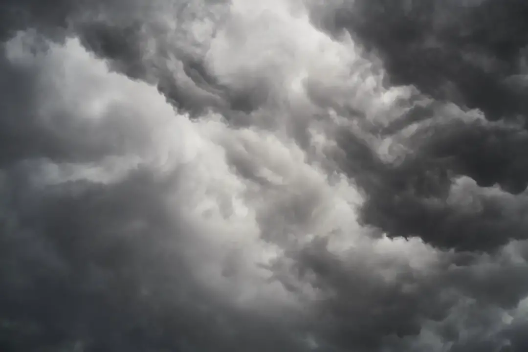 Frente fria coloca 153 cidades de Goiás sob risco de tempestades entre sexta e domingo. Pancadas de chuva, raios e raja…