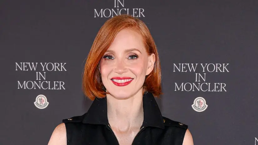 Jessica Chastain fala sobre a cena da mãe em Outra Mãe, onde um ser sinistro se parece com a mãe da garota. A dor de ma…