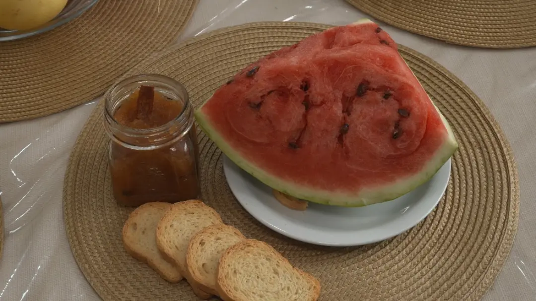 Auxiliadora Coelho compartilha receita de geleia com casca de melancia, usando cascas, canela, cravo, limão e gengibre.…