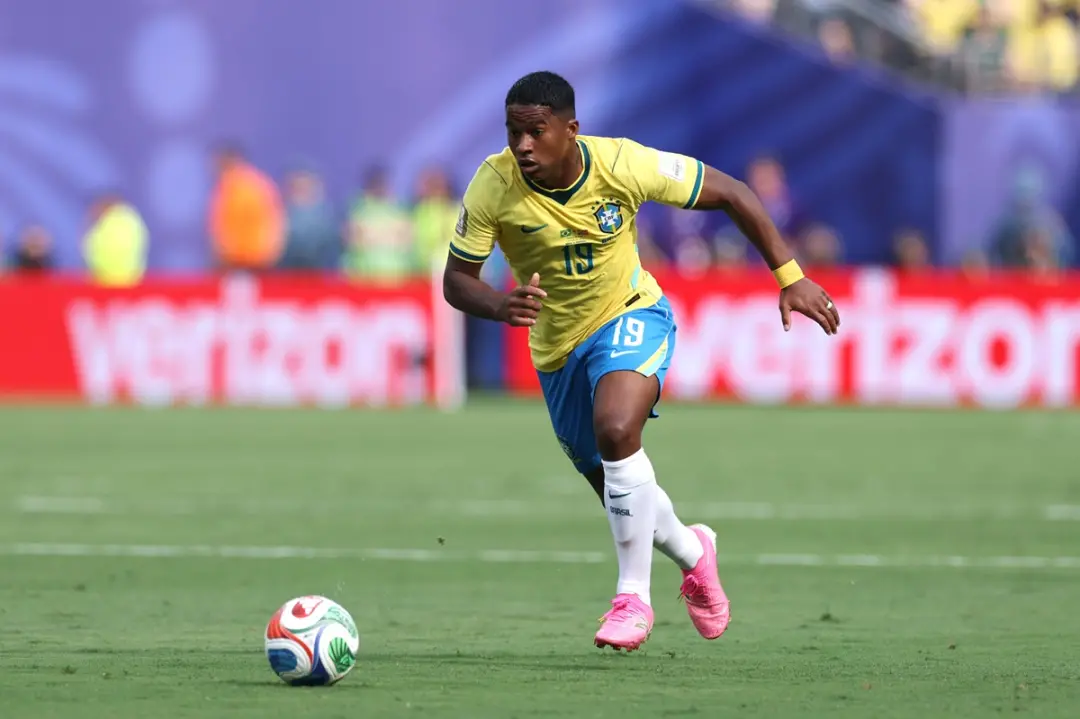 Endrick, atacante brasileiro do Real Madrid, pode sair em janeiro para o Arsenal. Acho que se não estiver no plano do t…