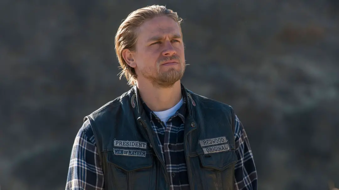 Charlie Hunnam Sons of Anarchy tem potencial para durar no mínimo 9 temporadas, mas tem uma condição. É um desenvolvime…