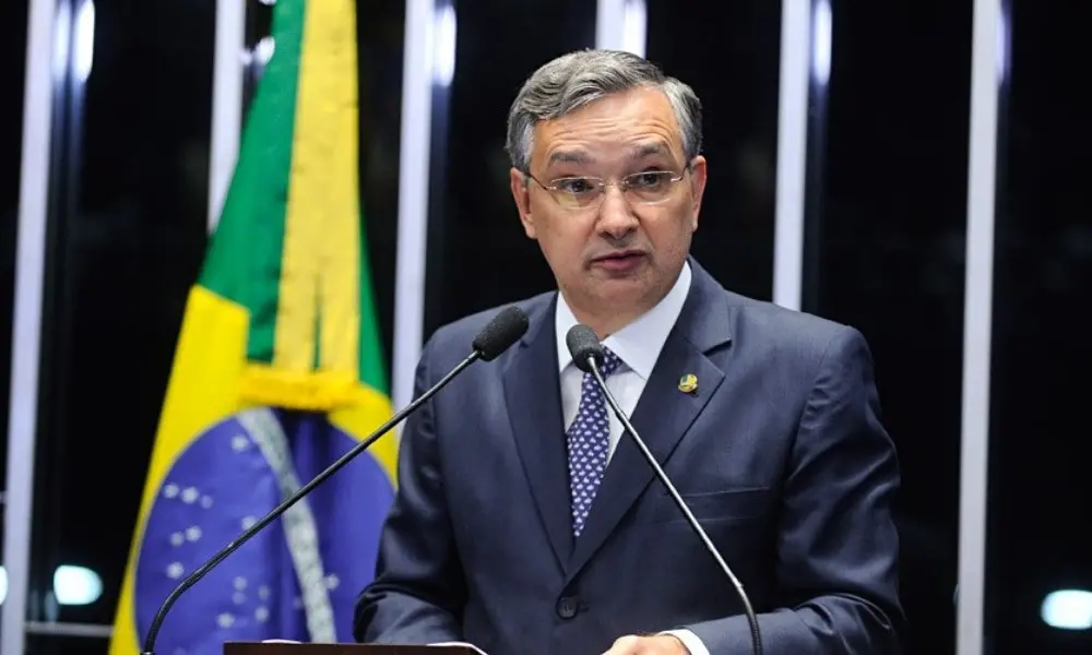Eduardo Amorim tenta voltar ao Senado em 2026, oito anos depois que saiu da Casa. Ele já foi senador de 2011 a 2019, ma…