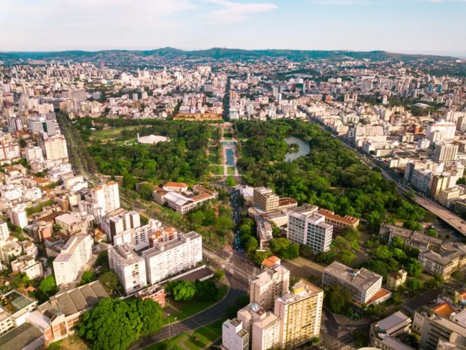 Moinhos de Vento, R$ 3,4 mil em imóvel de até 50 m². A diferença de preço entre bairros, mesmo no mesmo tamanho, mostra…