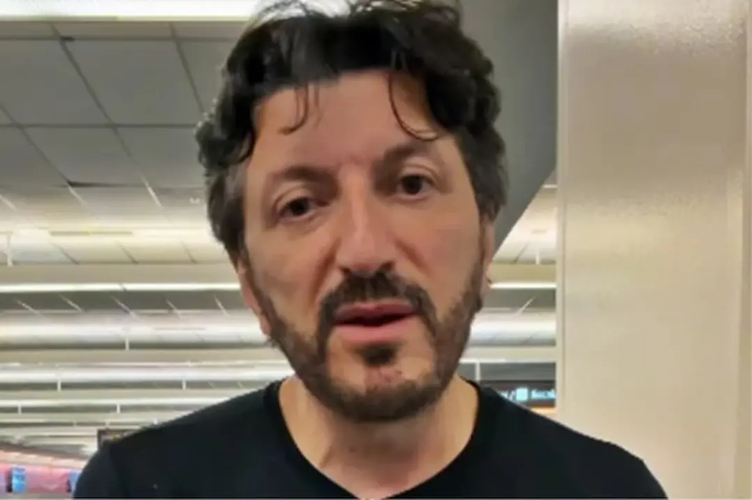 Morte do influenciador Lito Sousa pela doença de Creutzfeldt-Jakob, que causa deterioração mental. A doença acontece pe…