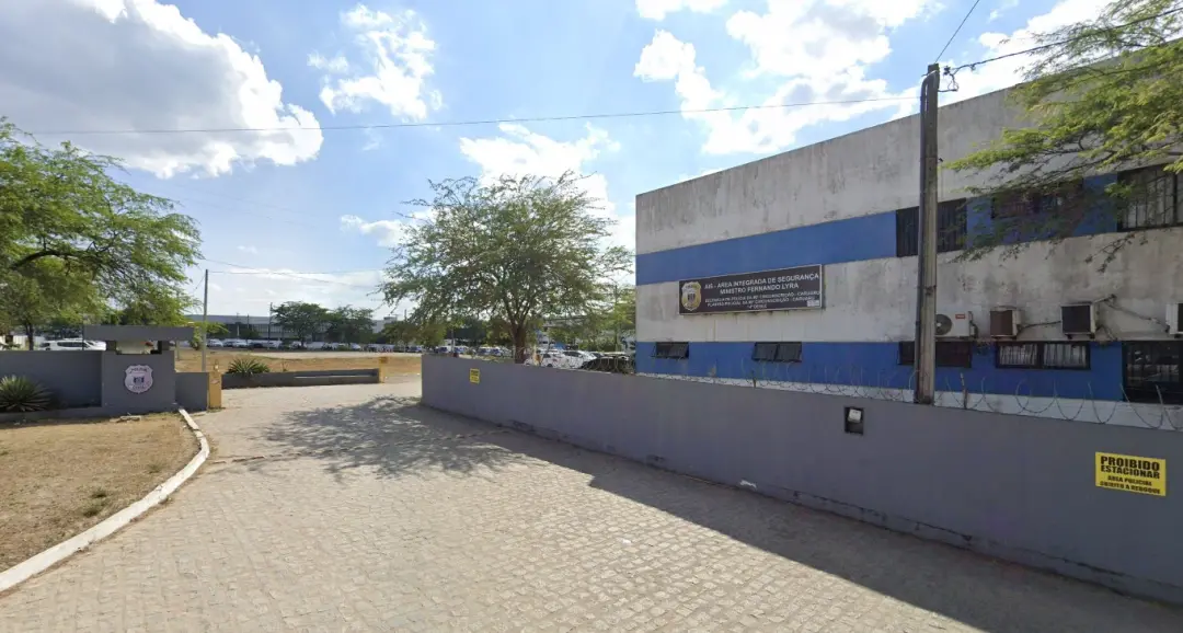Mulher de 49 anos foi presa em flagrante por suspeita de tentativa de homicídio contra o companheiro em Caruaru. A agre…