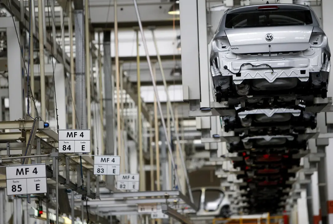 Produção industrial brasileira recuou 0,6% em agosto, segundo o IBGE. Essa volta ao negativo mostra que a estabilidade …