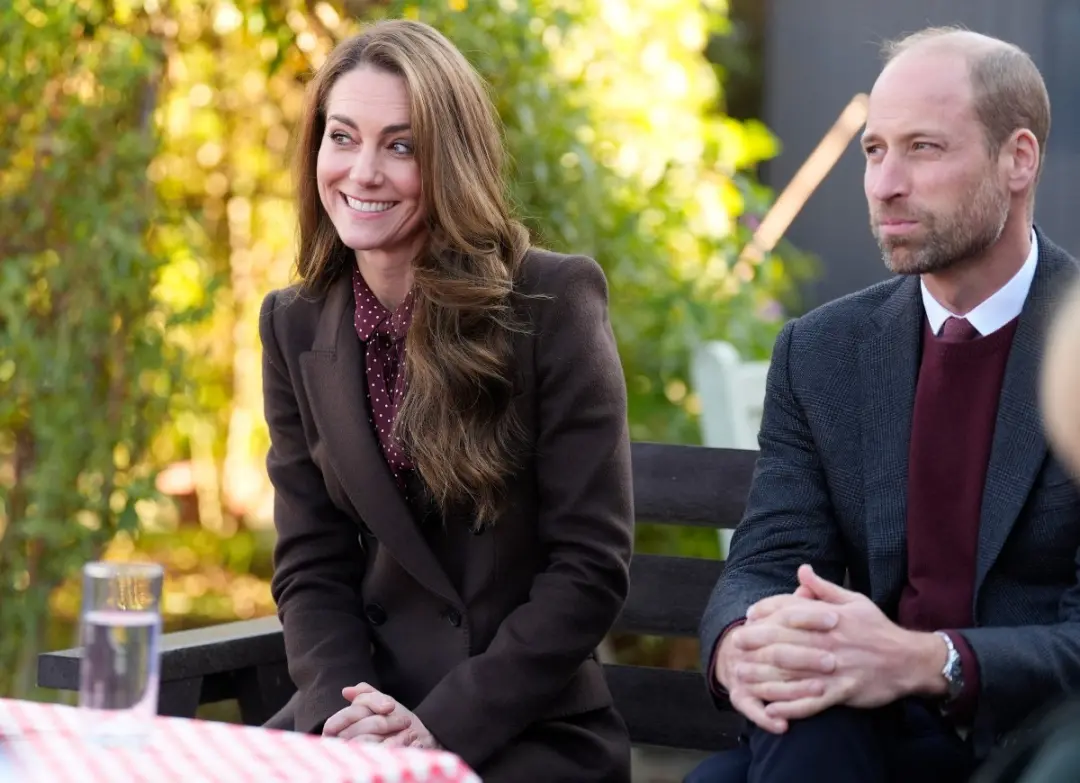 West Sussex, na Inglaterra, viu Kate Middleton dizer que adora lavar louça e que William seca as roupas, formando uma d…
