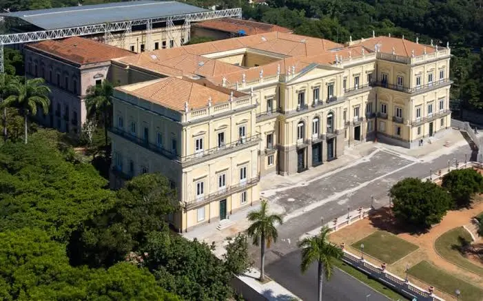 Museu Nacional bateu 100 mil visitantes em três meses no Paço de São Cristóvão. A mostra com arte de Vik Muniz e bastid…