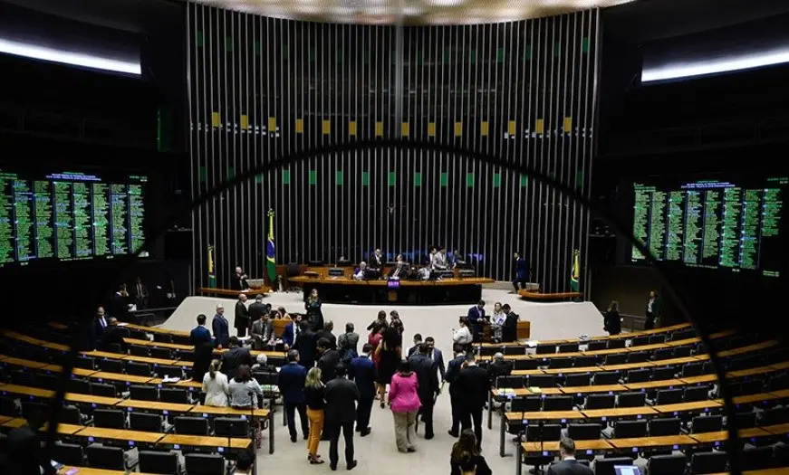 26 emendas foram propostas na MP sobre bets, incluindo a exclusão de apostas esportivas da proibição. Isso muda o que f…