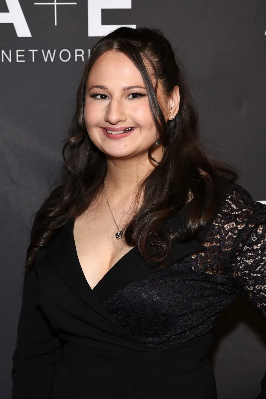 Gypsy Rose Blanchard comentou sobre o falecimento de Ken Urker, que foi encontrado sem resposta em Raceland, Louisiana.…