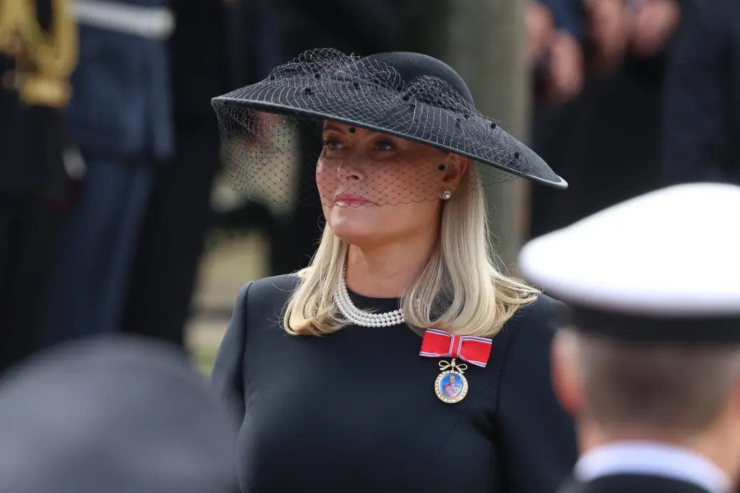 Mette-Marit cancelou presença na abertura do Parlamento norueguês no dia 2 de outubro por causa de uma infecção respira…