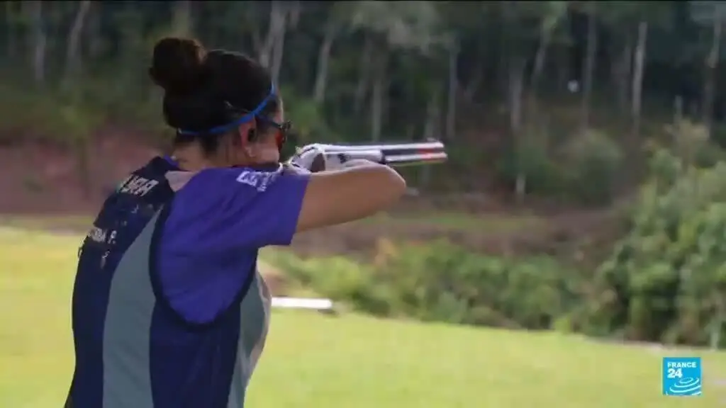 Sete vezes o número de CACs aumentou em quatro anos, o que mostra o quanto a legislação de armas mudou no Brasil. A pro…