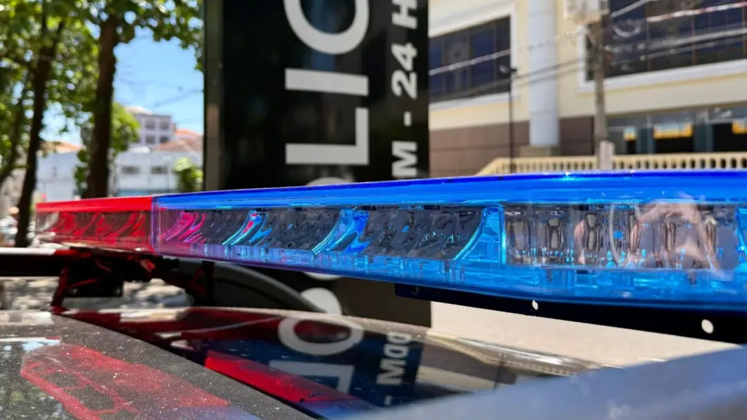 Guaimbê, SP. Um homem foi preso em flagrante por manter companheira em cárcere privado, e ainda usava câmera pra monito…