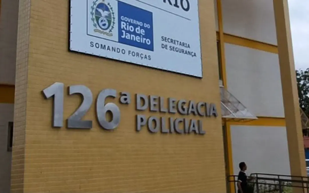 Cabo Frio, na Região dos Lagos, tem uma menina de 10 anos esfaqueada ao tentar proteger a mãe de 27 anos, atacada pelo …