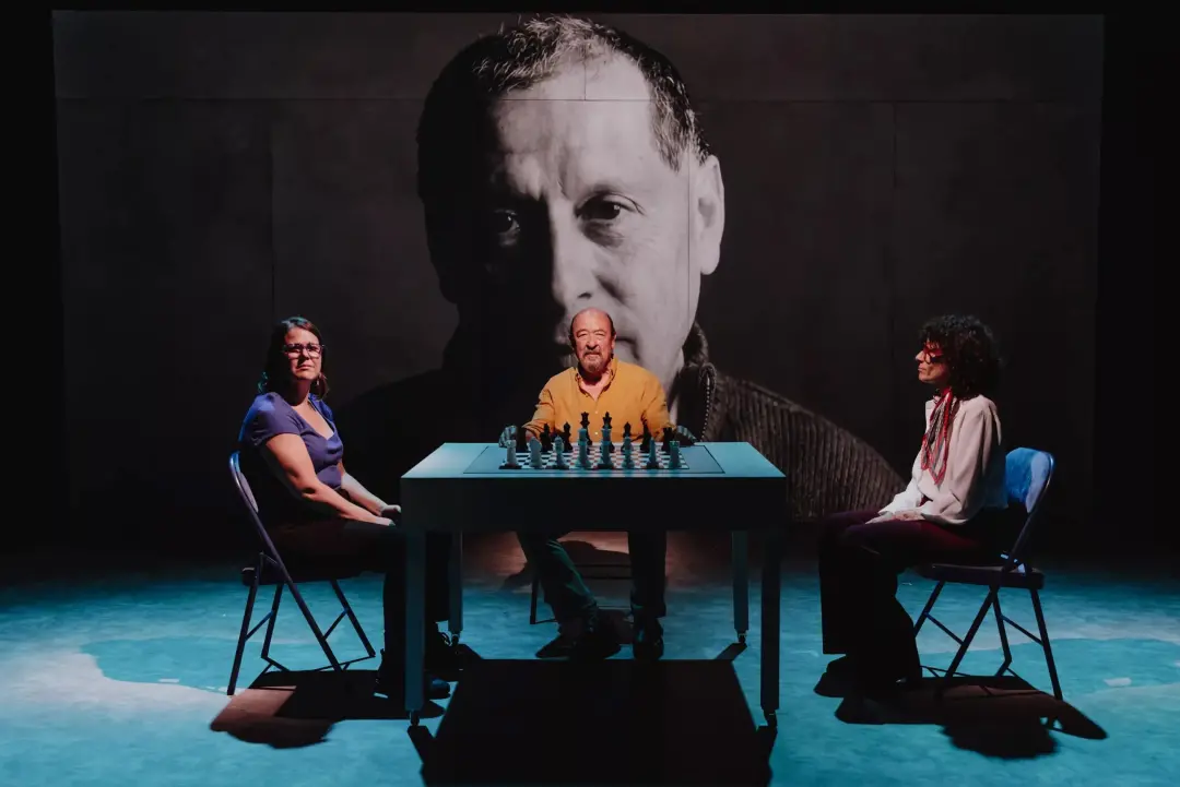 No miris e no mires são os teatros e danças em estreia esta semana. Curto muito a arte porque ela nos faz enxergar outr…