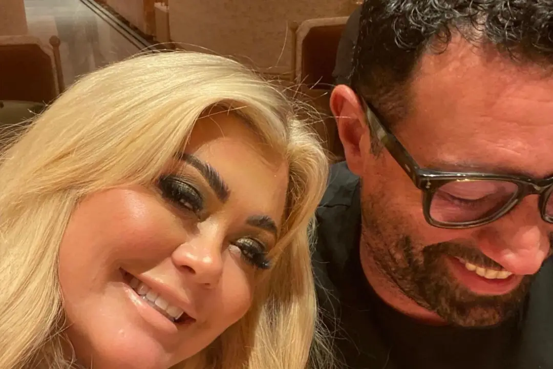 Rami Hawash, no relacionamento com Gemma Collins, abriu sobre lutar contra alcoolismo e ir para encontros AA. A dependê…