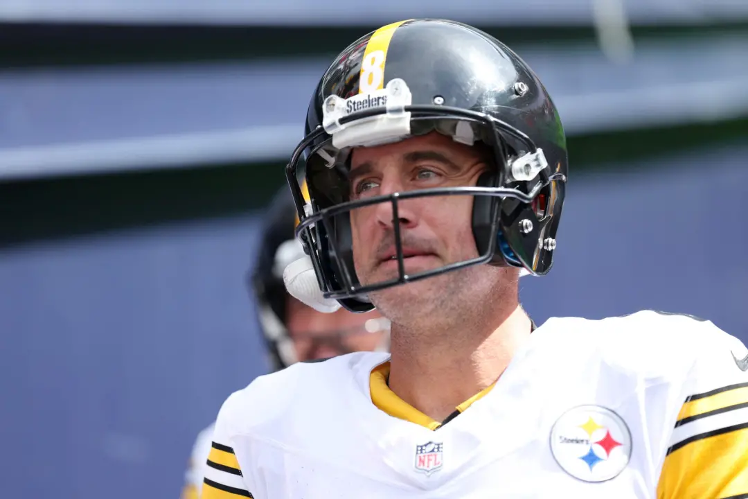 Rodgers, quarterback dos Steelers, teve um gesto para torcedores do Browns na noite de quinta, logo antes de um field g…