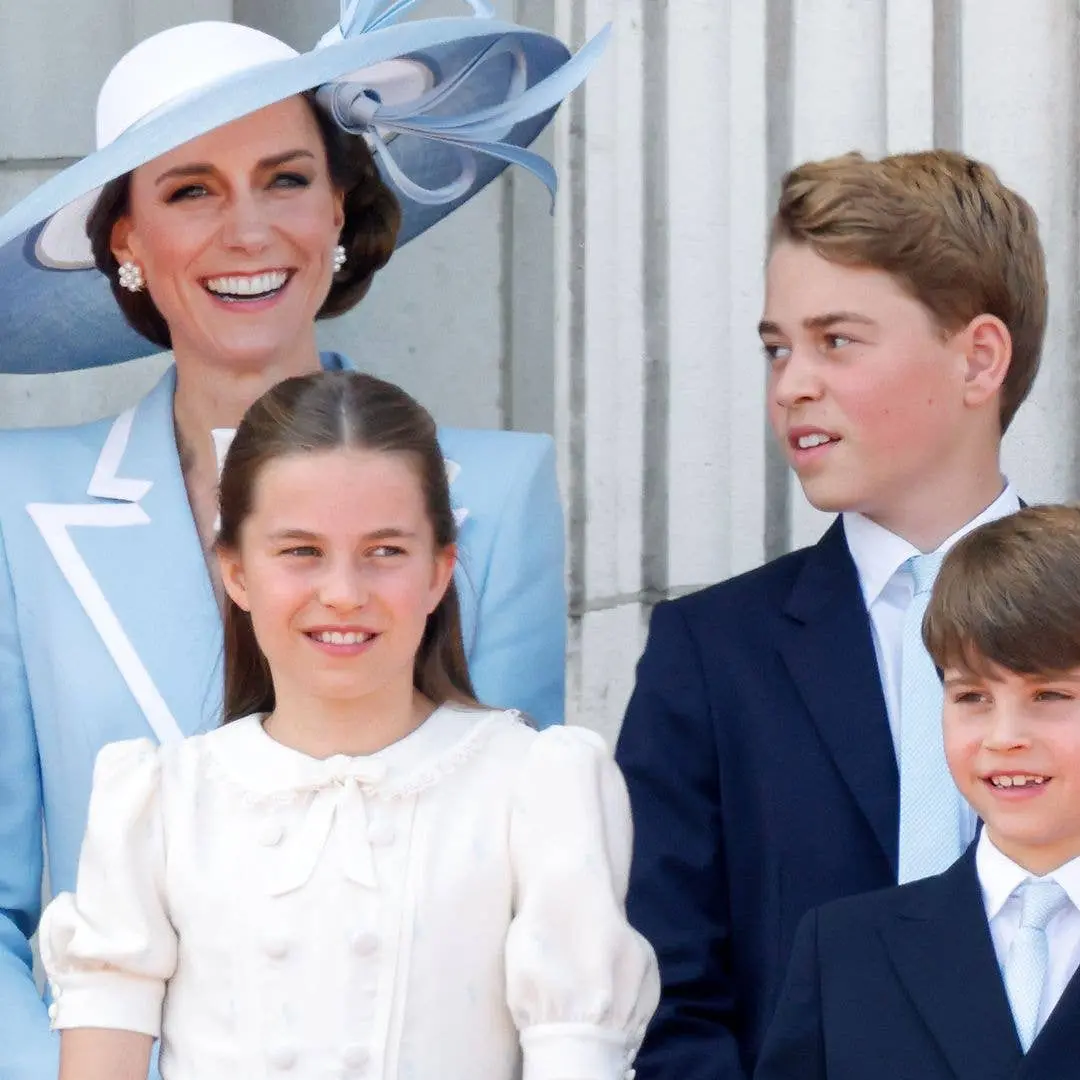 Kate Middleton reforça regra inegociável para os filhos George, Charlotte e Louis enquanto estavam no ônibus em West Su…