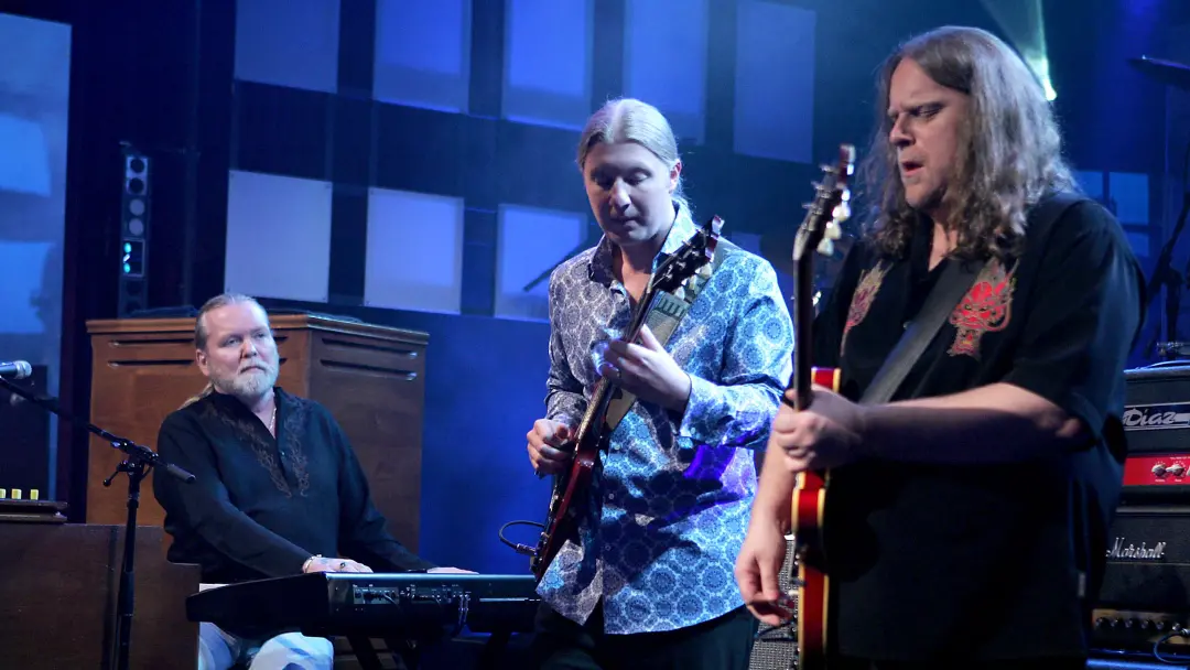 The Allman Brothers Band começou em Jacksonville, Flórida, em 1969, com uma mistura de blues, jazz e country. A banda m…