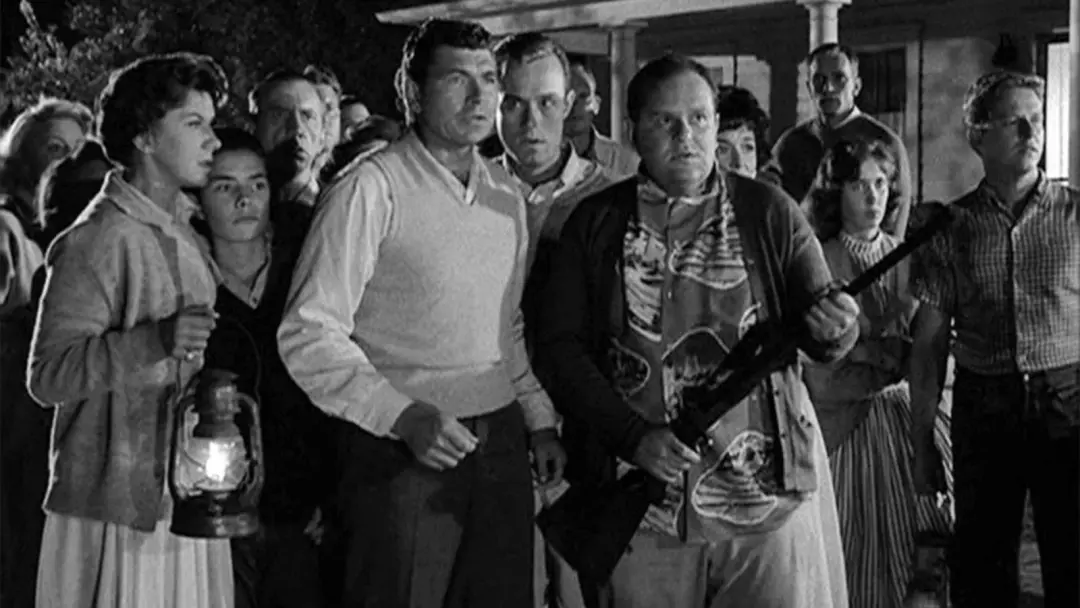 Em 2 de outubro de 1959, The Twilight Zone estreou um episódio na CBS. A série elevou o nível da TV de gênero, mostrand…