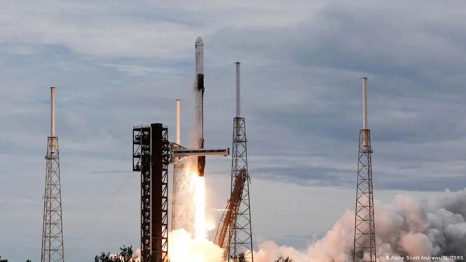 Sete horas e 55 minutos levou a nova tripulação para a Estação Espacial Internacional, batendo o recorde americano de v…