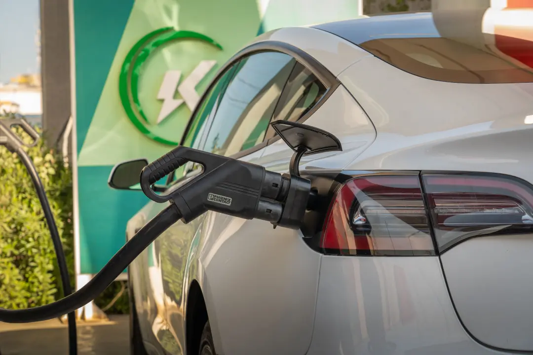 Torque instantâneo de carro elétrico pode causar enjoo em algumas pessoas. A reação do corpo às acelerações bruscas env…