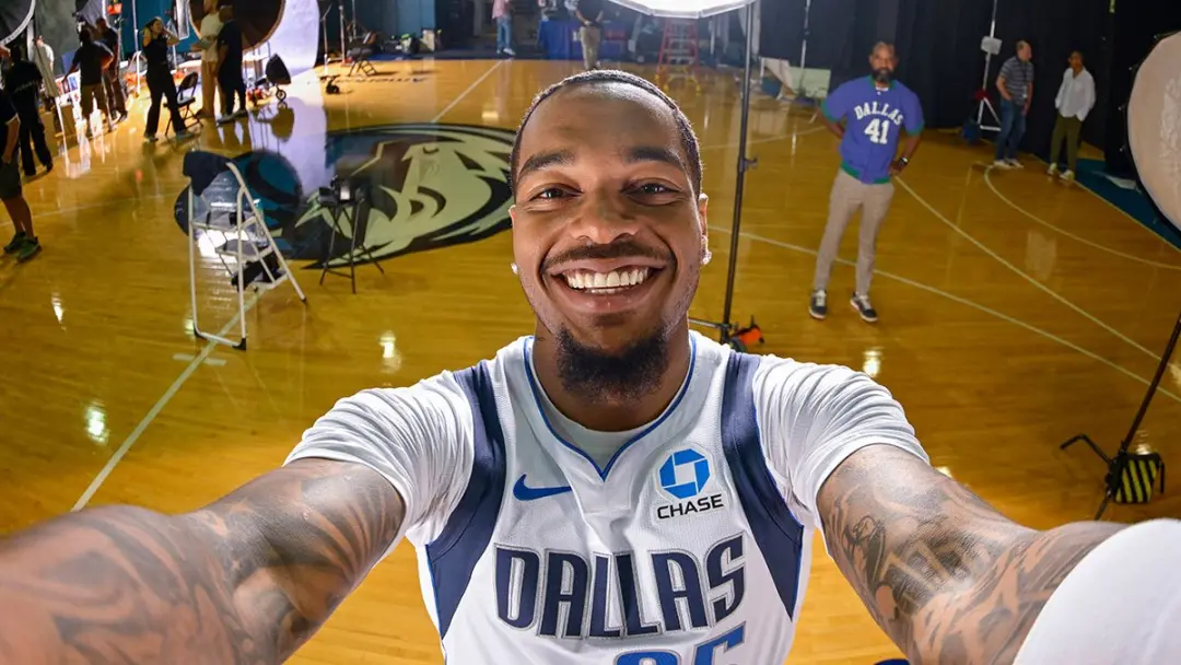 PJ Washington comentou que pode aprender vários idiomas com os novos companheiros nos Mavericks, pois tem muitos jogado…