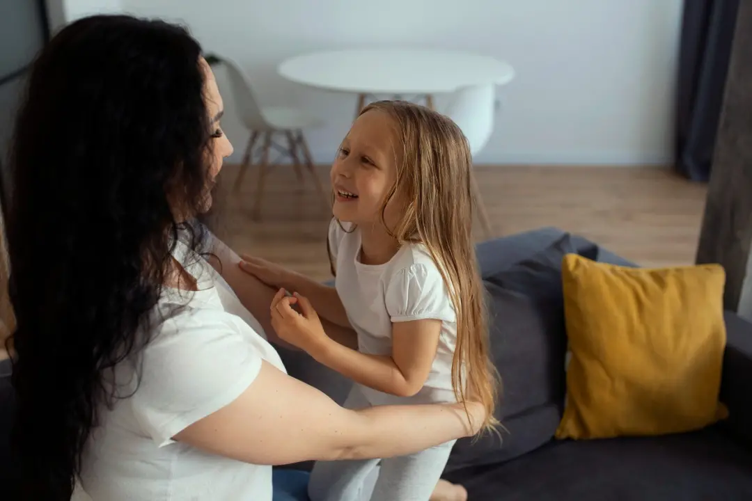 Um poema mostra a dor e o cansaço do corpo frente à doença sem fim. O alívio chega só com a voz de um filho chamando ma…