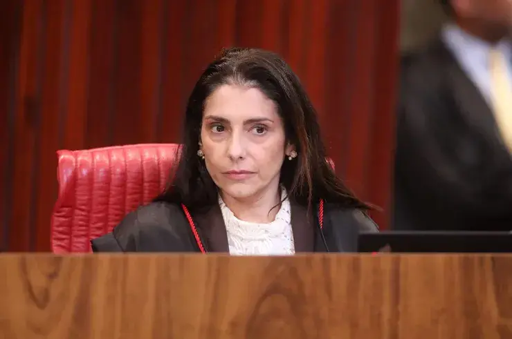 Ministra Estela Aranha do TSE doou R$ 750 para Erika Hilton em 2022, e também ajudou Jean Wyllys com R$ 1 mil em 2018. …