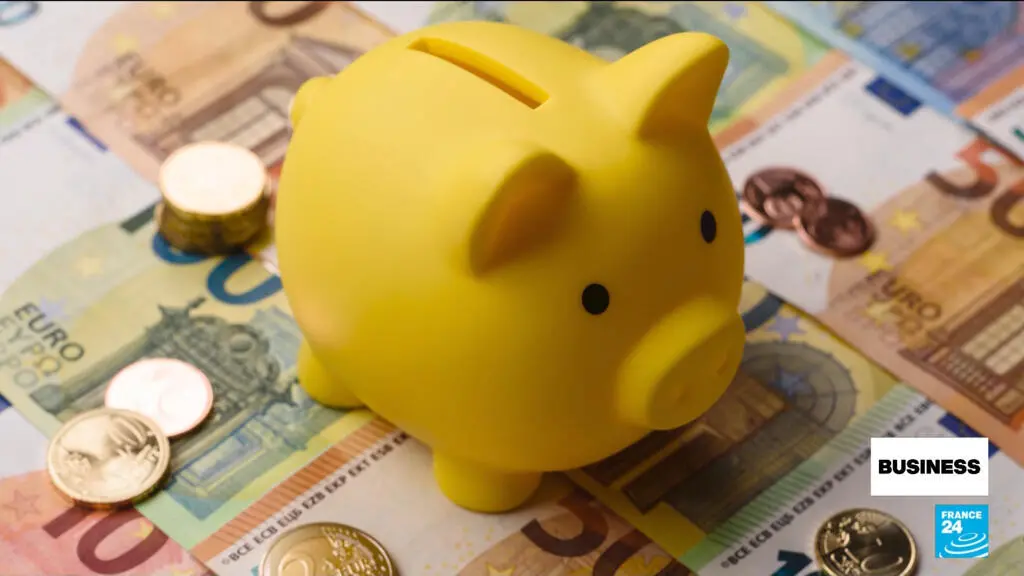 Cinco bilhões de euros de economia que o governo francês busca no orçamento de 2027. A pressão da dívida pública tá gra…