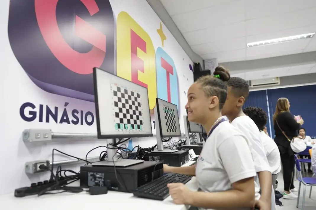 Modelo dos Ginásios Tecnológicos foi apresentado na UNESCO Digital Learning Week em Paris. A abordagem com cultura make…