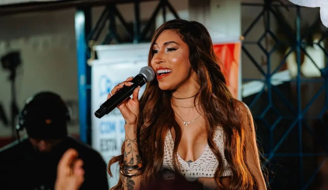 Simone Morena estreia no Pará na sexta dia 9, no Parque da Cidade, em Belém, integrando a turnê Pablo 20 Anos. Essa exp…